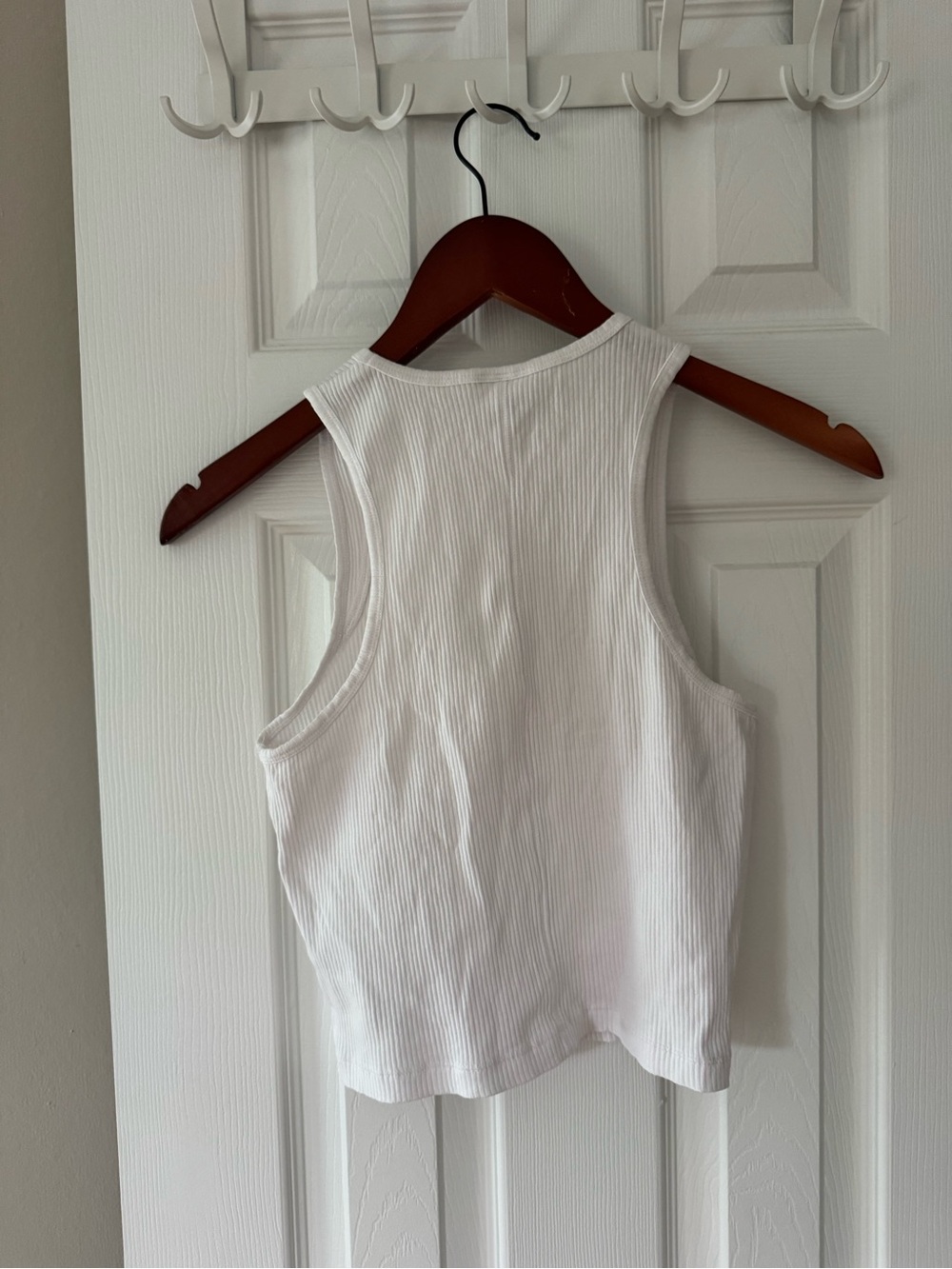 Gymshark White Ribbed Cropped Tank Top - Picture 3 of 4